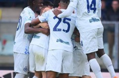 巴萨11连胜领跑西甲！曼城3-1终结黑马，米兰双雄紧追榜首