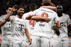 稳坐德甲榜首之位，拜仁客场3-0完胜法兰克福，主教练孔帕尼点评比赛