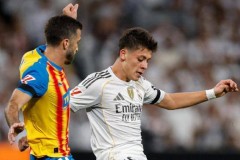 4-0完胜，巴萨落后西甲榜首8分！皇马6连胜领跑，足坛第一人狂轰235球