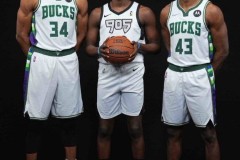 雄鹿签下字母弟 历史上首次三兄弟同队效力