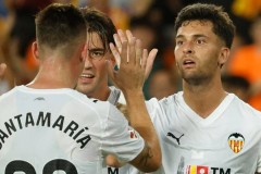 西甲最新比赛战报：毕尔巴鄂惨败，比利亚雷亚尔绝杀逆转，皇马5连胜