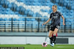 皇马女足4-0狂胜拉科鲁尼亚：十人应战仍势不可挡！