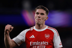 阿森纳双线飘红！西媒力挺冲双冠，名宿却揪出一大隐患